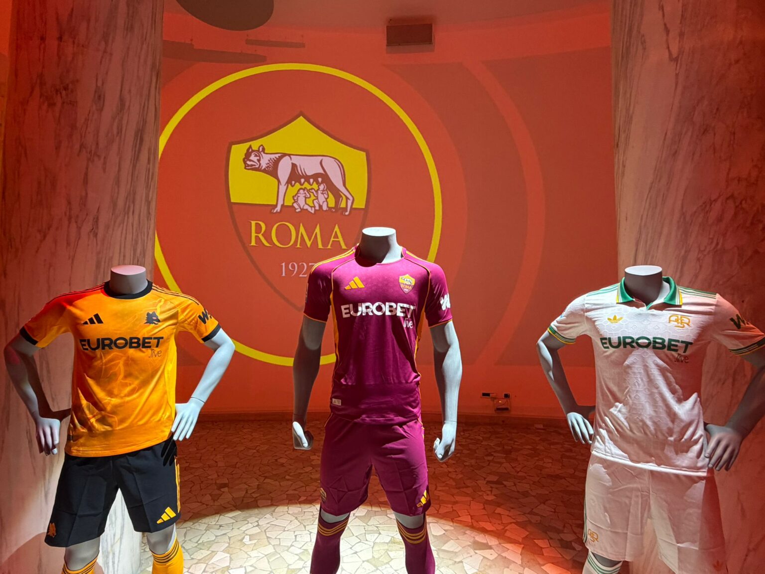 roma main sponsor